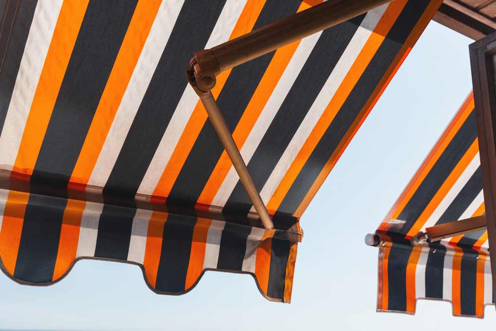 Read more about the article How To Choose The Right Colour For Your Awning